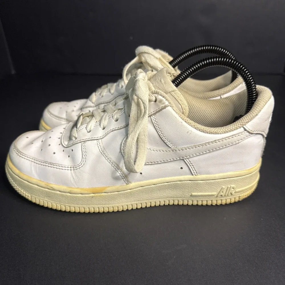 Size 6.5 - Nike Air Force 1 '07 White W